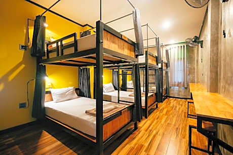 Bed in 6-Bed Mixed Dormitory Room