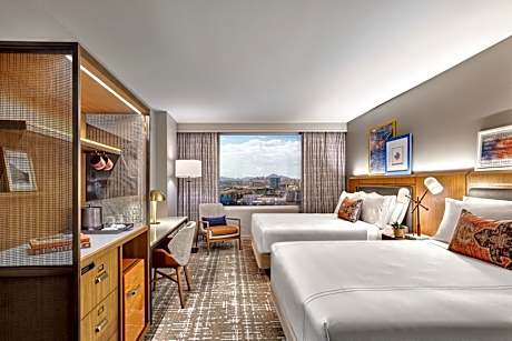 Accessible Premier Room with Roll in Shower 2 Queens