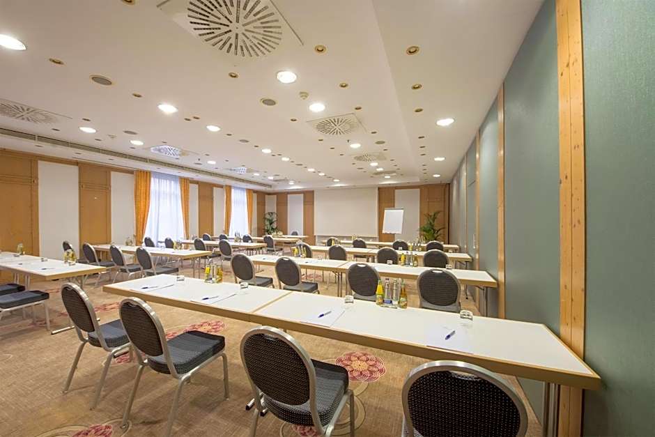 Atomis Hotel Munich Airport by Mercure