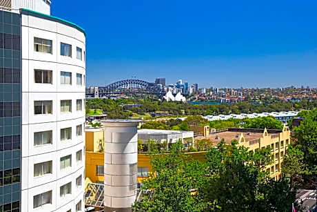 Holiday Inn Sydney Potts Point, an IHG Hotel By IHG