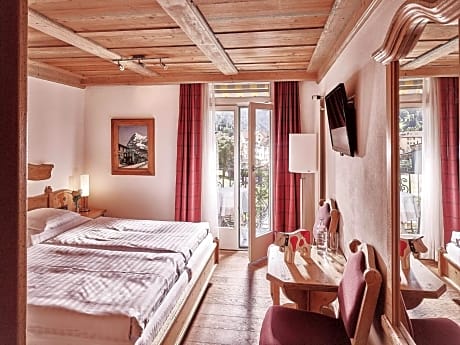 Small Double Room with Balcony and Mountain View