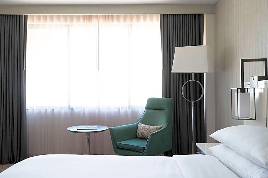 Photo 1 of 7 of Premier 1 Bedroom 1 King Bed Suite