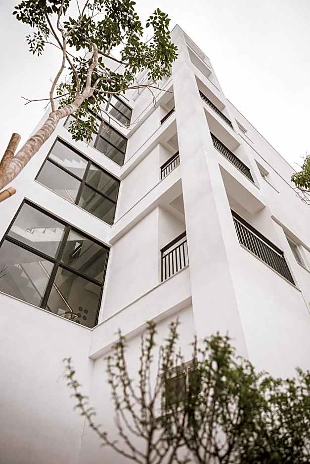 Tiin Tinn - Rivershore B&B