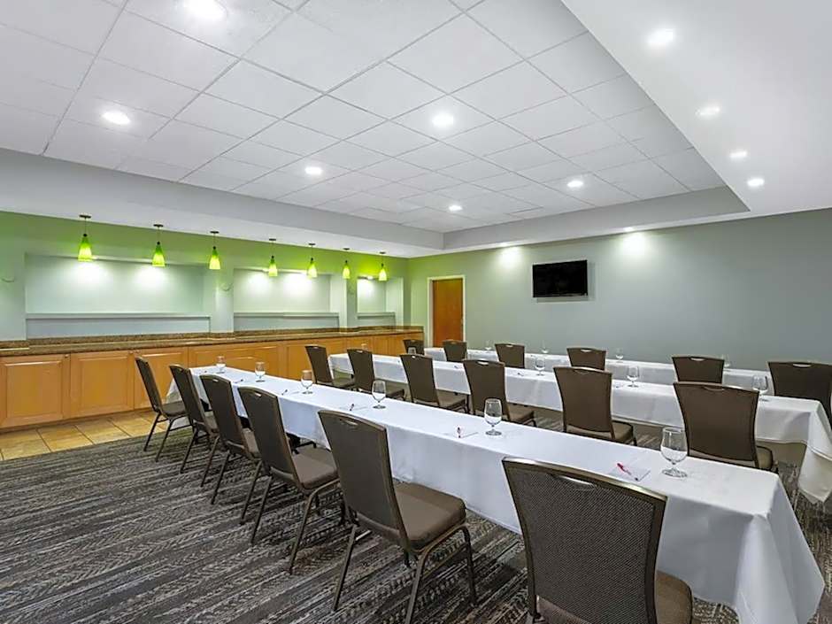 88 Palms Hotel & Event Center