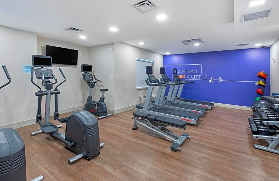 Holiday Inn Express Hotel & Suites Birmingham - Inverness 280 By IHG