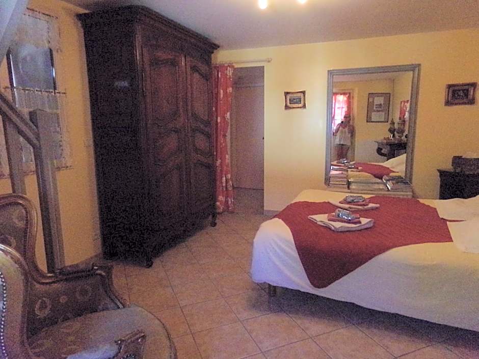 Chambres et table d'hôtes Saint Nicolas, maisonnettes individuelles dans propriété privée