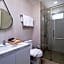 Helen Fin Inn & Apartment by WH