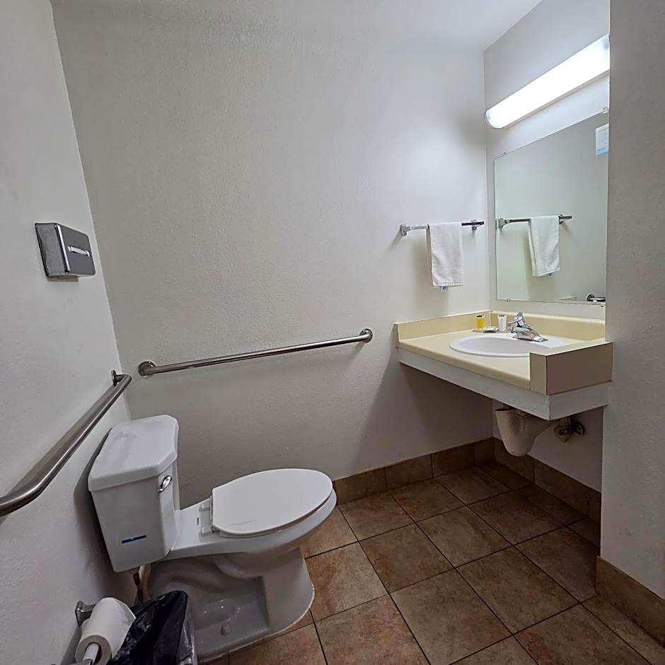 Travelodge by Wyndham Wenatchee
