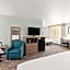 La Quinta Inn & Suites by Wyndham Newport