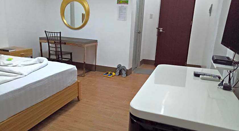 Meaco Royal Hotel Anilao