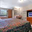 Candlewick Inn and Suites