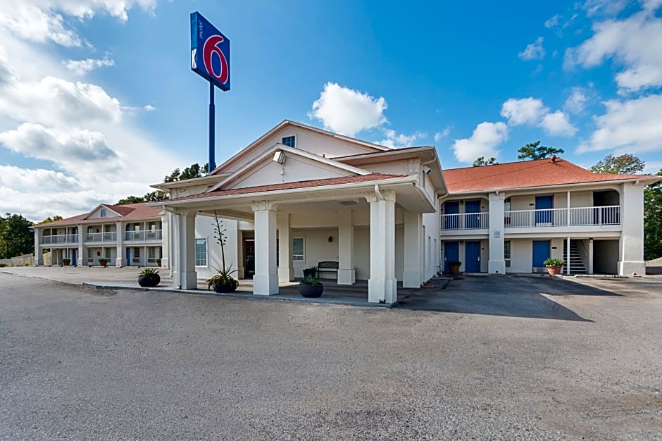 Motel 6-Livingston, TX