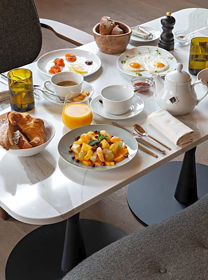 Hôtel LÉONOR the place to live