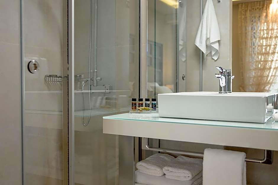 Athens Platinum Rooms and Suites