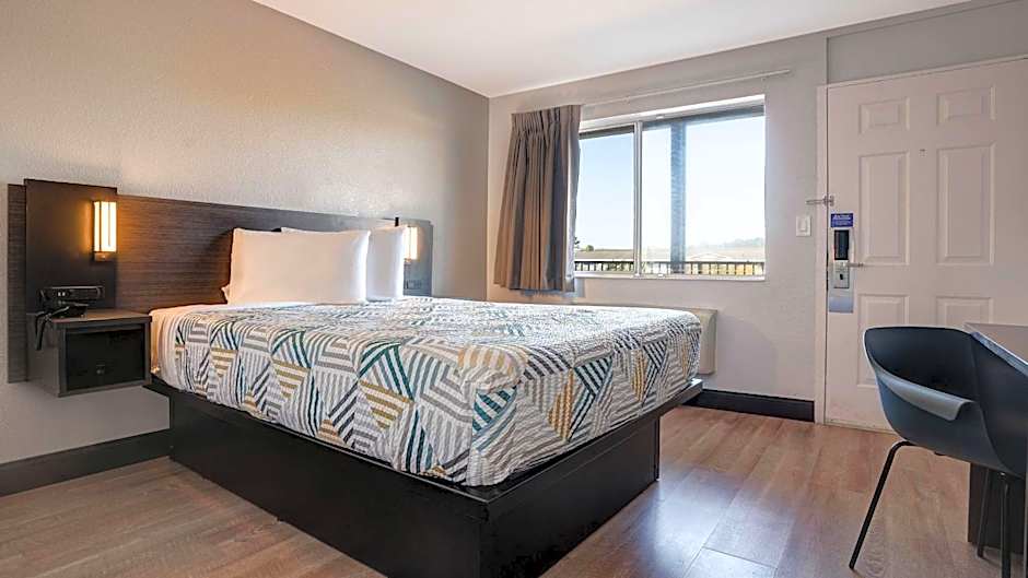 Motel 6-Arcata, CA - Humboldt University