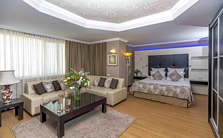 Corner Suite