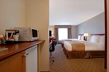 1 King Bed Suite Non-Smoking