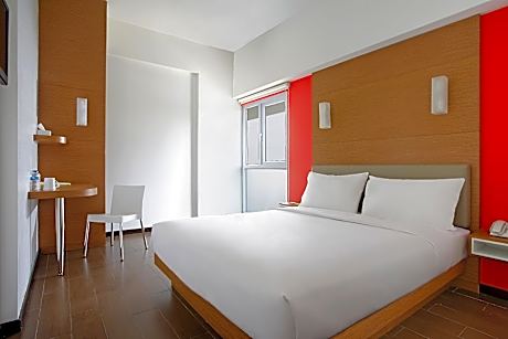 Smart Queen Room