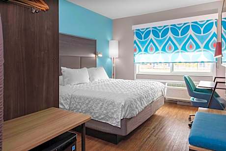 King Room with Walk-In Shower