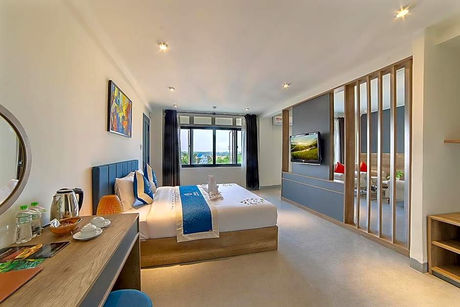 Photo 1 of 10 of Suite