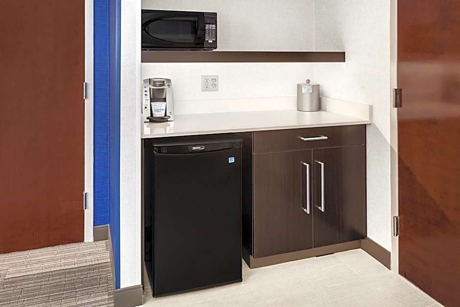 Holiday Inn Express & Suites South Portland By IHG