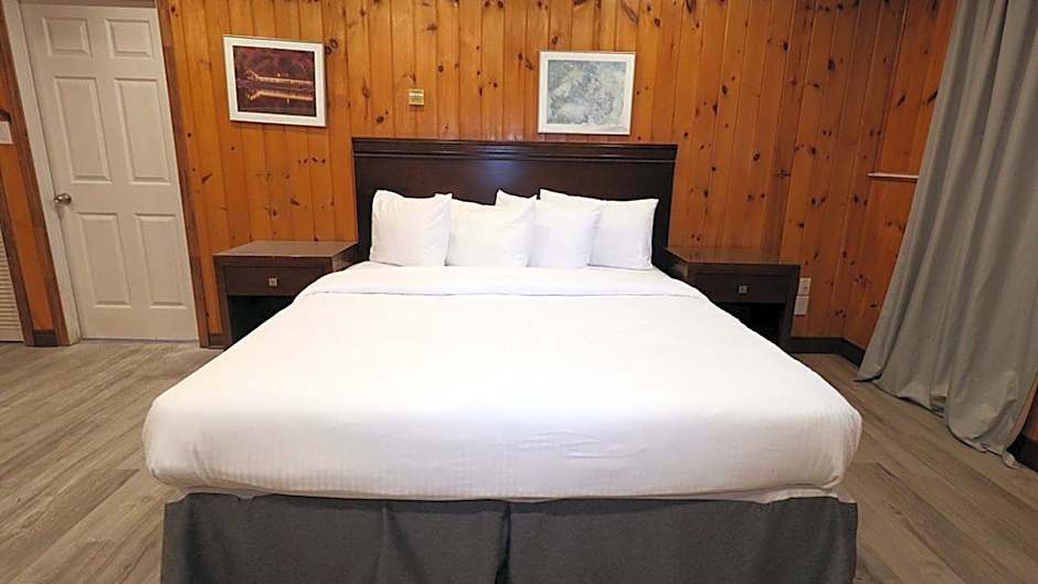 Algonquin Lakeside Inn