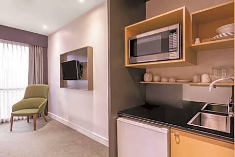 2 Bedroom Interconnecting Queen