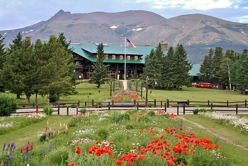 Glacier Park Lodge