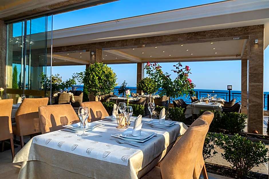 Onyx Beach Residence - Free Beach Access & Parking