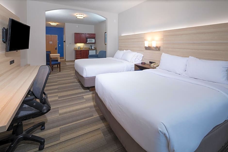 Holiday Inn Express Hotel & Suites Detroit-Utica by IHG