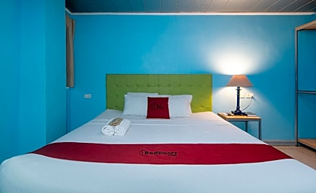 RedDoorz Plus near UV Mandaue Cebu