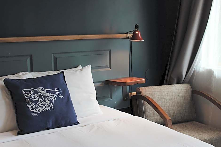 Salt Hotel