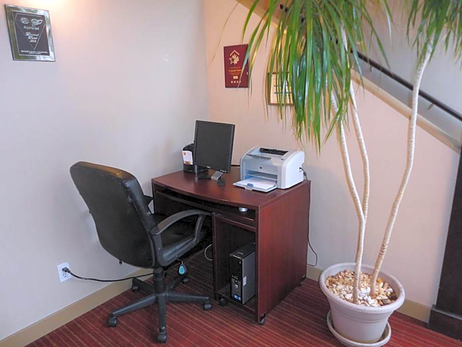 Super 8 by Wyndham West Kelowna BC