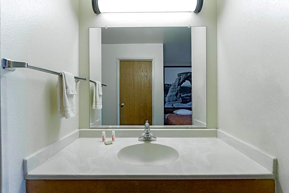 Super 8 by Wyndham Green River