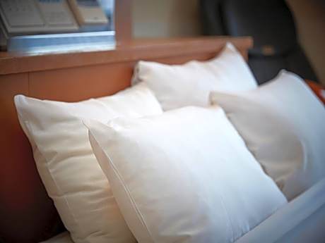 Queen Room with Balcony - Pet Friendly
