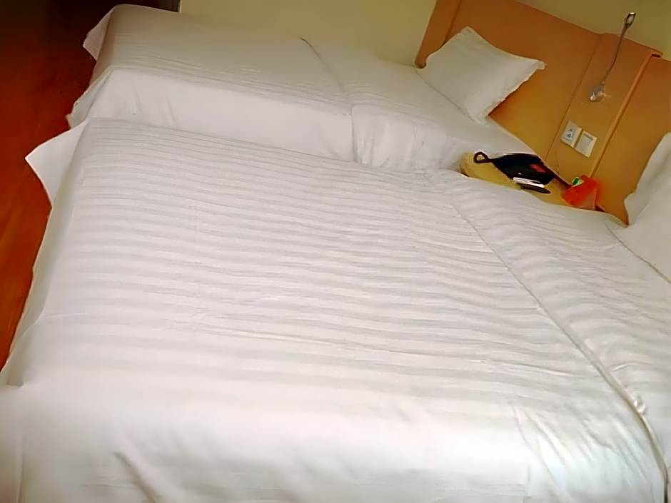 7 Days Inn Korla Passenger Station