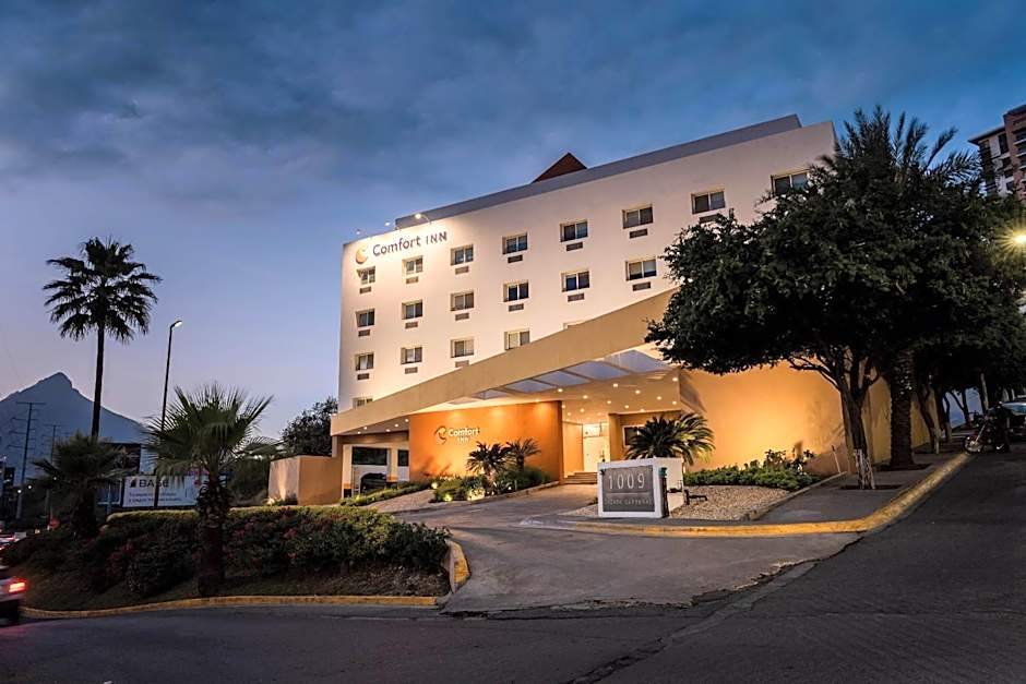 Comfort Inn Monterrey Valle