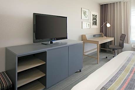 One-Bedroom Suite with Two Queen Beds - Non-Smoking