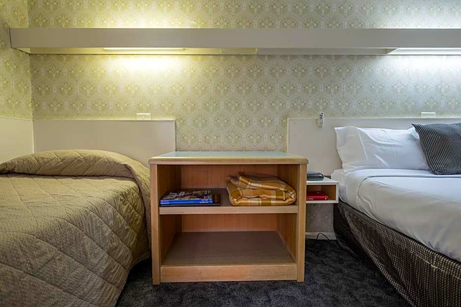 Pioneer Station Motor Inn