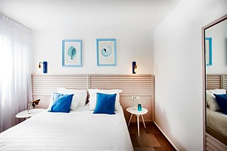 Deluxe Family Room (2 Adults + 2 Childern)