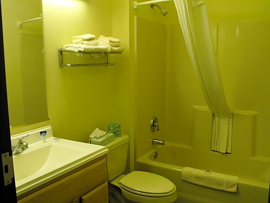 Americas Best Value Inn Three Rivers
