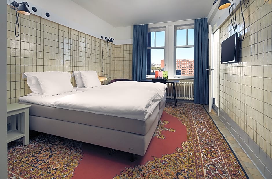 Lloyd Hotel