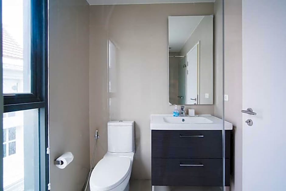 The deck patong 5 Star Apartment 巴东The Deck无边际海景泳池酒店