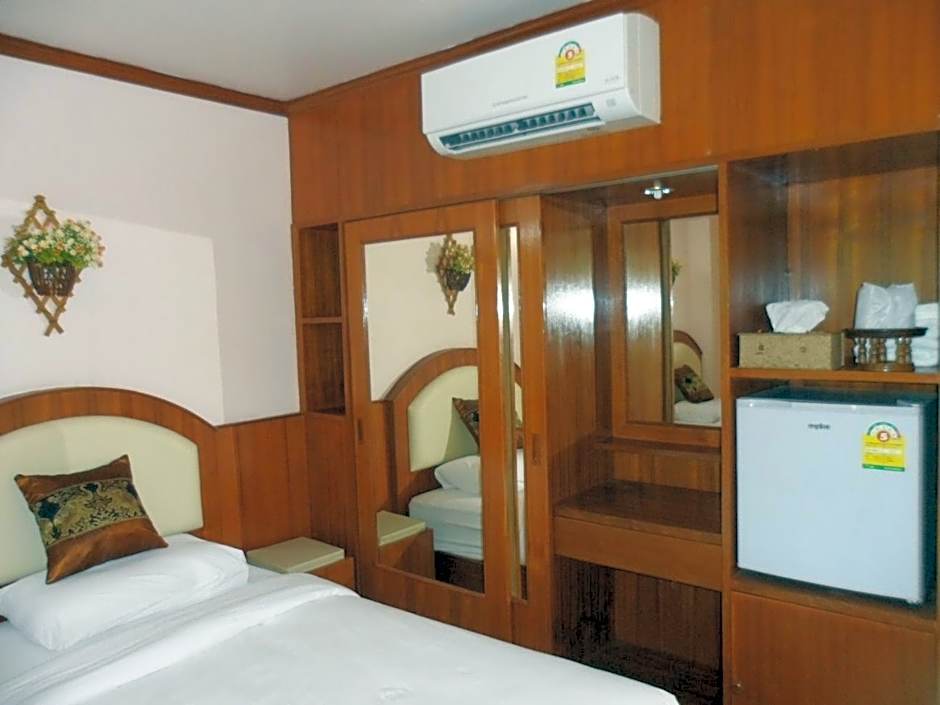 Baan Rom Mai
