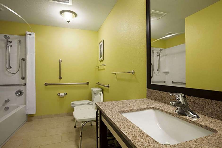 Sleep Inn & Suites Altoona North