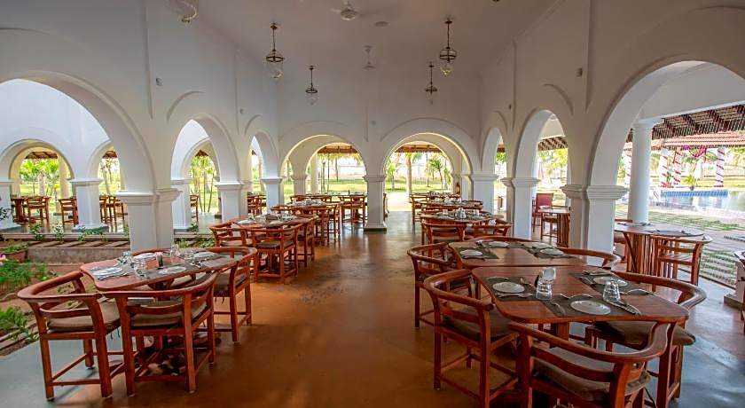 Le Pondy - Beach and Lake Resort