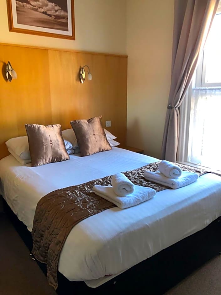 Spindrift Guest House - Adults Only