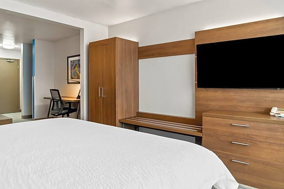 Holiday Inn Express Hotel & Suites Marion By IHG