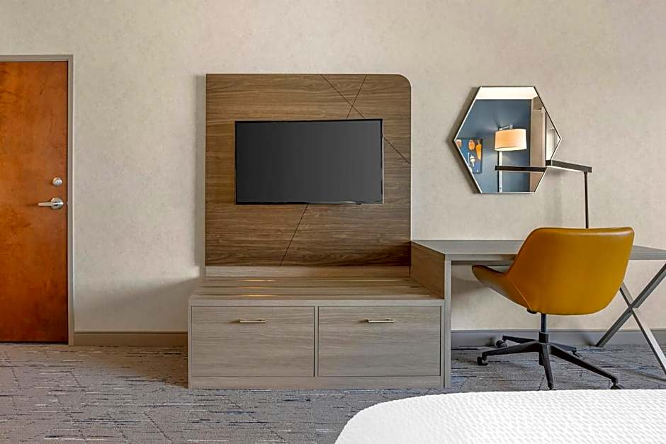 Holiday Inn Express Hotel & Suites Astoria By IHG