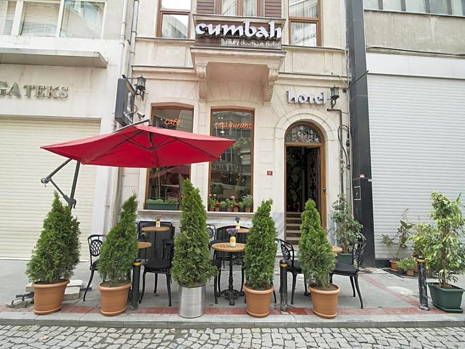 Cumbali Luxury Boutique Hotel